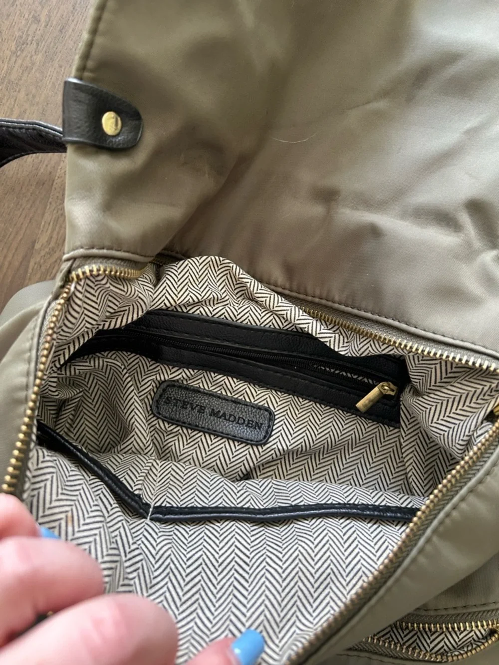 Steve Madden olive green back pack zipper front